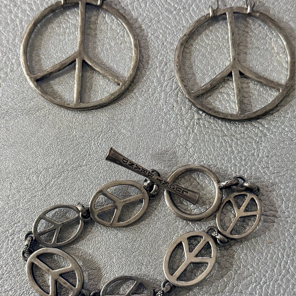 ✨ Lucky Brand Bracelet & Earrings Set – Silver Tone ✨